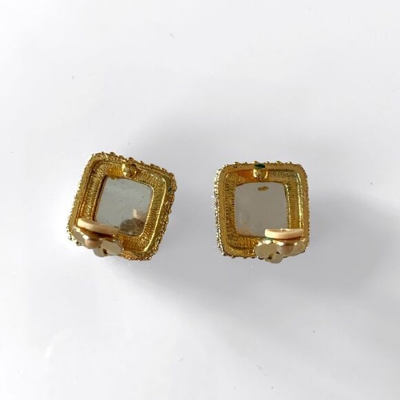 Vintage Glass Elephant Clip Earrings - Picture 5 of 5